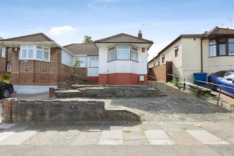 3 bedroom bungalow for sale, Dovedale Avenue, Ilford, IG5