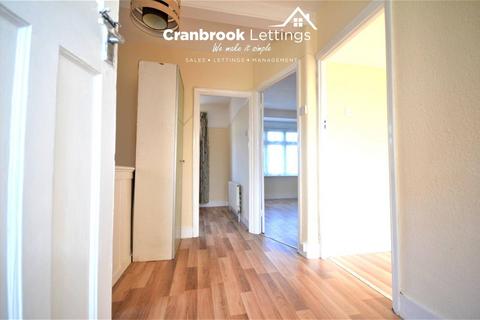 4 bedroom end of terrace house to rent, Royston Gardens, Ilford, IG1 3SS