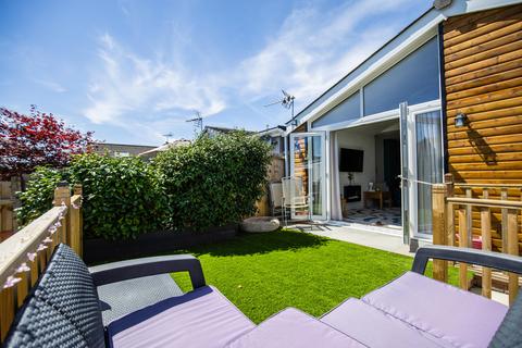 2 bedroom semi-detached bungalow for sale, Heol Mabon, Cardiff