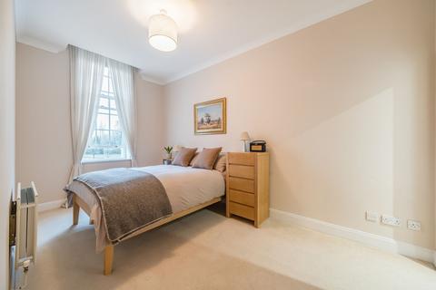 2 bedroom flat for sale, Grove Close, Epsom KT19