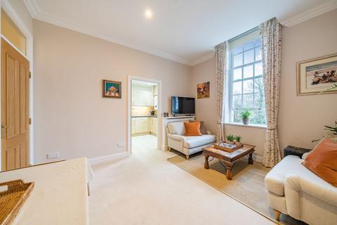 2 bedroom flat for sale, Grove Close, Epsom KT19