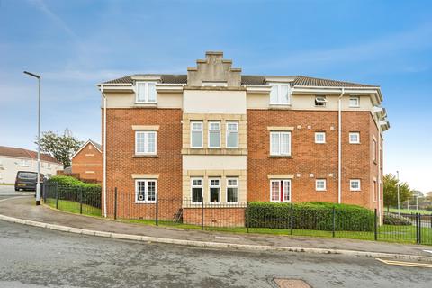 2 bedroom flat for sale, Hill End Crescent, Leeds