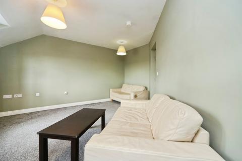 2 bedroom flat for sale, Hill End Crescent, Leeds