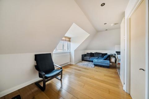 1 bedroom flat for sale, Vernon Close, Epsom KT19