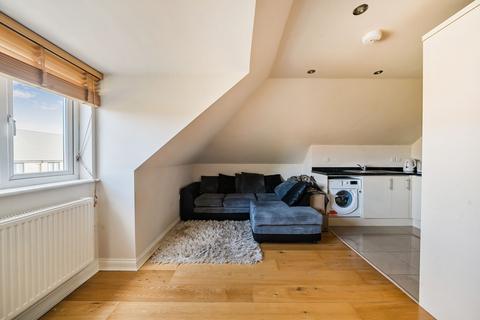 1 bedroom flat for sale, Vernon Close, Epsom KT19