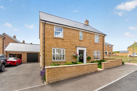 4 bedroom detached house for sale, Castle Close, Ketton, Stamford