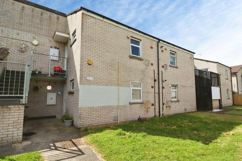 1 bedroom ground floor flat for sale, Suffolk Close, PORTHCAWL