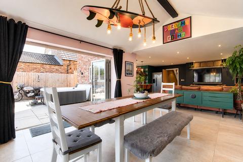 4 bedroom detached house for sale, High Road, Wisbech St. Mary, PE13