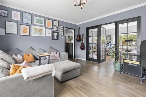 2 bedroom flat for sale, High Street, Polegate BN26