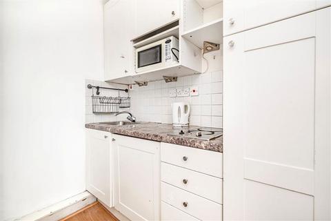 Studio to rent, Craven Terrace, London W2