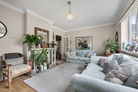4 bedroom semi-detached house for sale, Nightingale Crescent, West Horsley