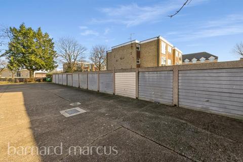 2 bedroom ground floor flat for sale, Grange Road, Sutton