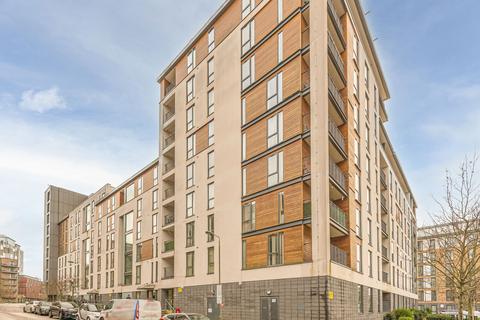 3 bedroom flat to rent, Felix Court, Colindale, London, NW9