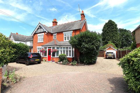 5 bedroom detached house for sale,  Fernhill Road, FARNBOROUGH GU14