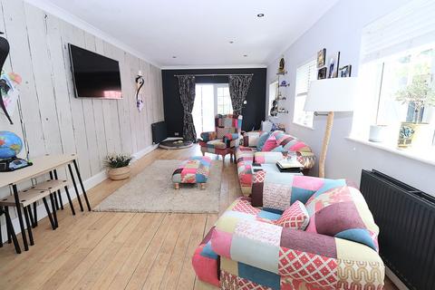 5 bedroom detached house for sale,  Fernhill Road, FARNBOROUGH GU14