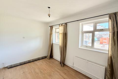 1 bedroom flat to rent, Endeavour Way, Barking, IG11