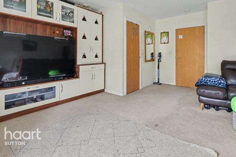 Redwood Drive, Epsom