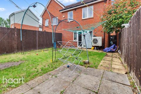 Redwood Drive, Epsom