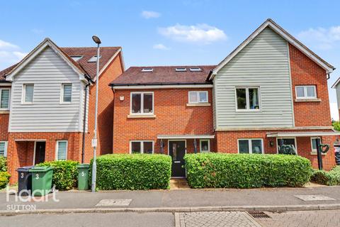 4 bedroom terraced house for sale, Redwood Drive, Epsom