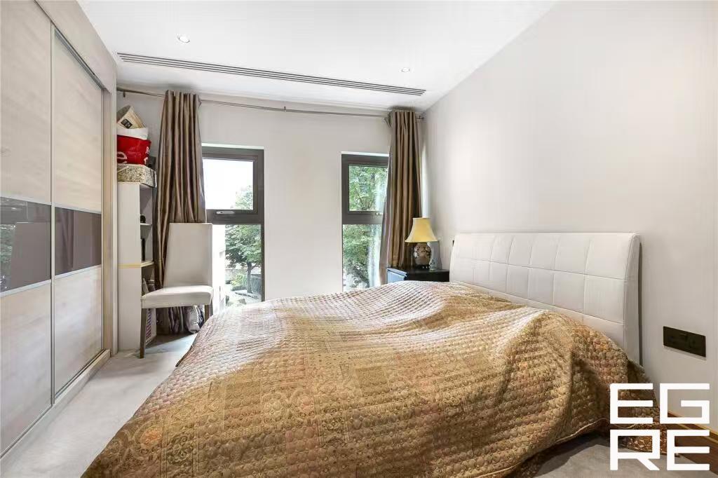 Apartment in Westminster - View 5