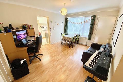 1 bedroom flat to rent, Willridge Court, London, E11