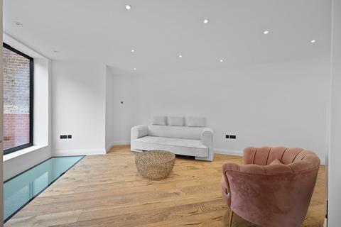 3 bedroom terraced house to rent, London W6