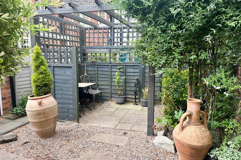 2 bedroom flat for sale, Lower Church Street, Ashby-de-la-Zouch