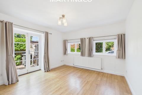 1 bedroom detached house to rent, Just off Station Road, Wokingham