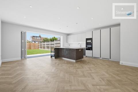 undefined, Woodberry Down, Epping