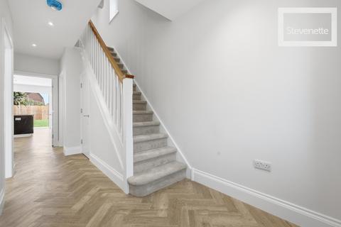 undefined, Woodberry Down, Epping