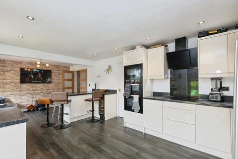 4 bedroom detached house for sale, Lakeland Avenue, Barrow-in-furness, LA13