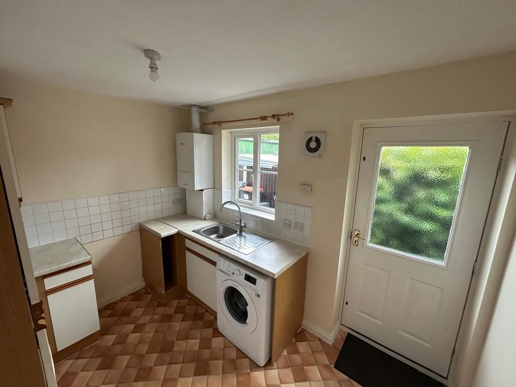 1 brambles chase kitchen