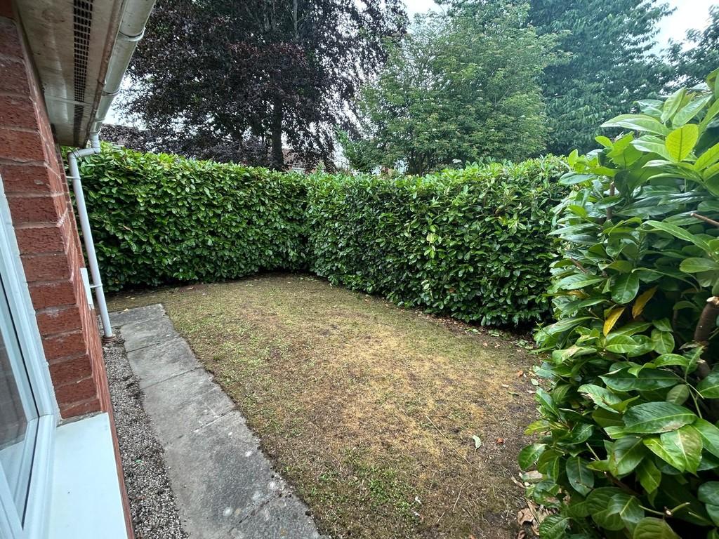 1 brambles chase garden