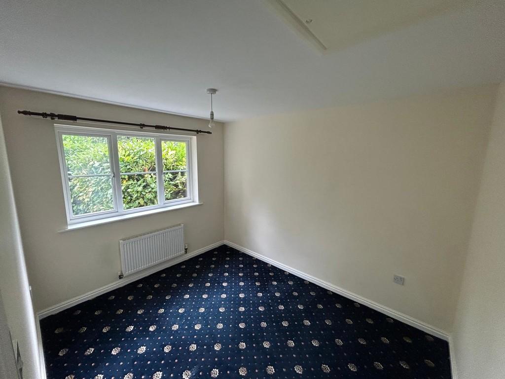 1 brambles chase bedroom