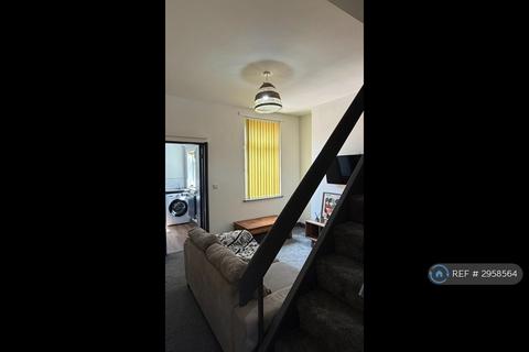 3 bedroom semi-detached house to rent, Myrtle St, Middlesbrough, TS1