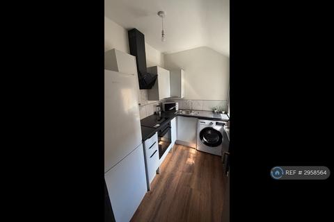 3 bedroom semi-detached house to rent, Myrtle St, Middlesbrough, TS1