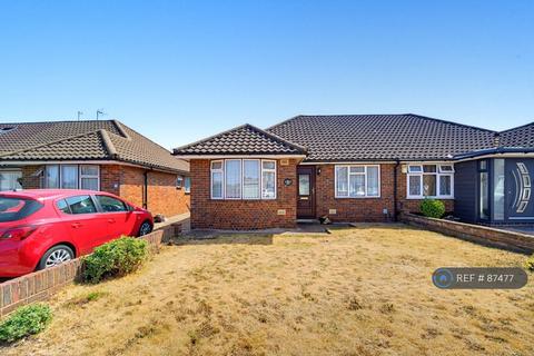 2 bedroom semi-detached house to rent, Westacott, Hayes, UB4
