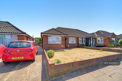 2 bedroom semi-detached house to rent, Westacott, Hayes, UB4
