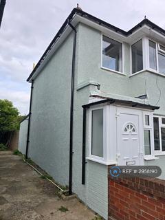 3 bedroom terraced house to rent, Third Avenue, Dagenham, RM10