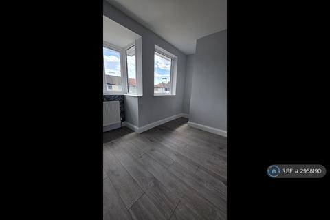 3 bedroom terraced house to rent, Third Avenue, Dagenham, RM10