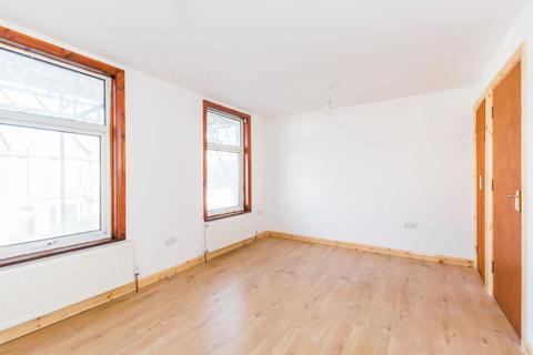 2 bedroom flat to rent, Selby Road, Leytonstone, London, E11