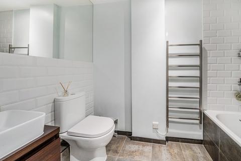 2 bedroom flat for sale, Northbourne Road, London, SW4