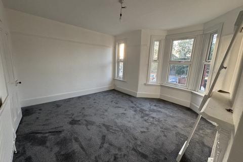 3 bedroom terraced house to rent, Green Lane, Ilford IG1