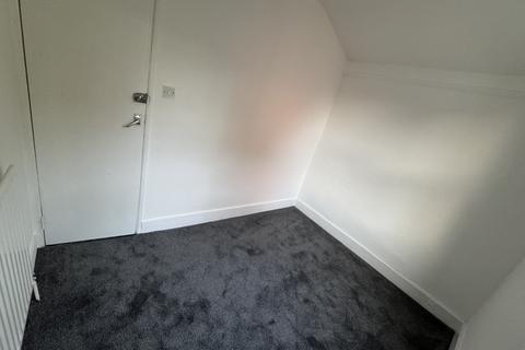 3 bedroom terraced house to rent, Green Lane, Ilford IG1
