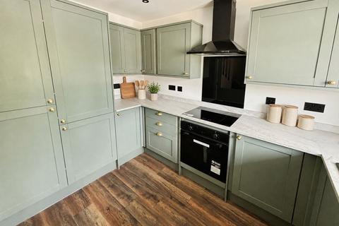 2 bedroom detached house for sale, 17 Cotswold Avenue, Great Wyrley WS6 6BU