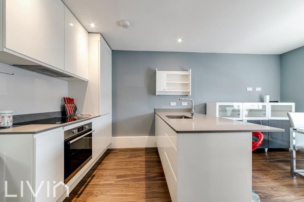 Apartment in Croydon - More