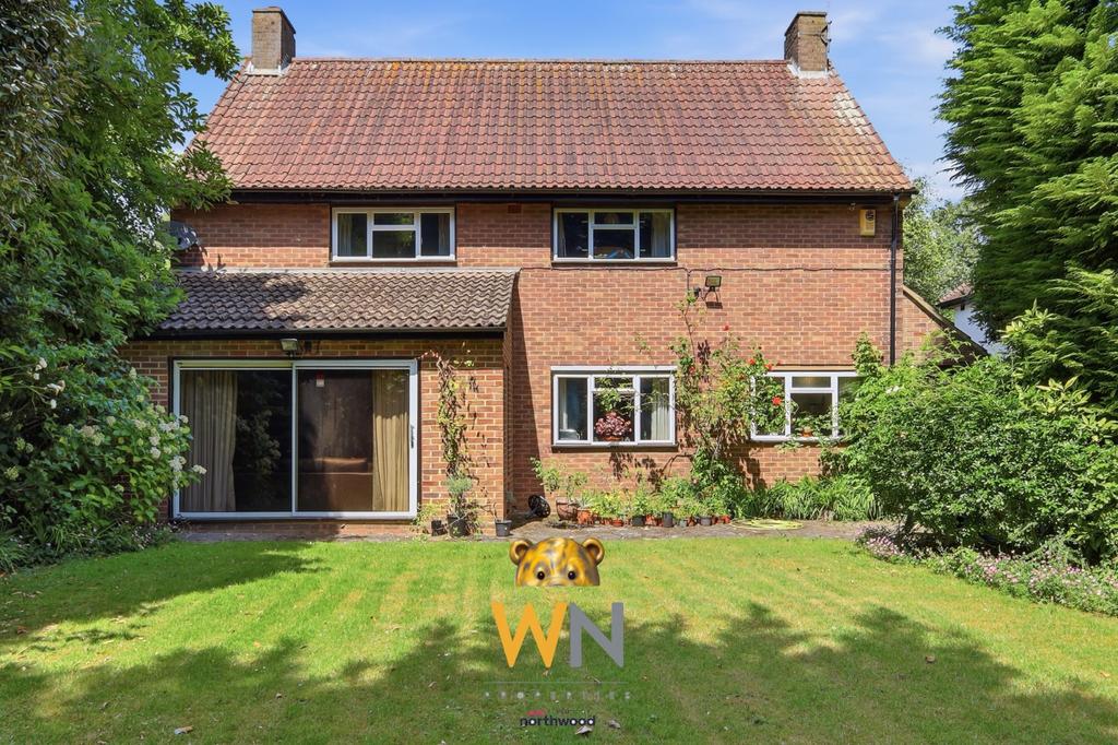Detached house exterior, garden