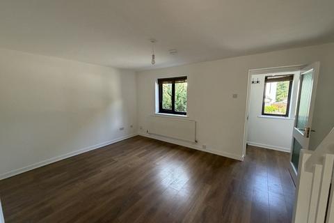 3 bedroom terraced house to rent, Derby Road, Caergwrle, Wrexham
