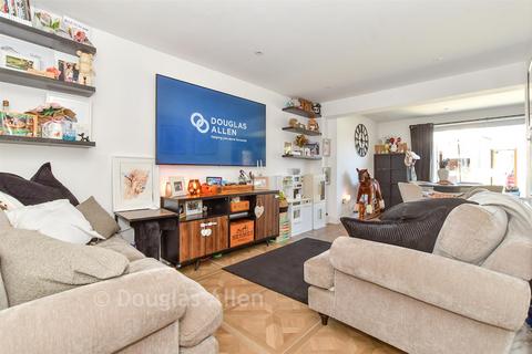 3 bedroom terraced house for sale, Ruskin Path, Wickford, Essex