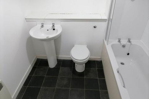 2 bedroom flat to rent, 77 Bellfield Street, ,